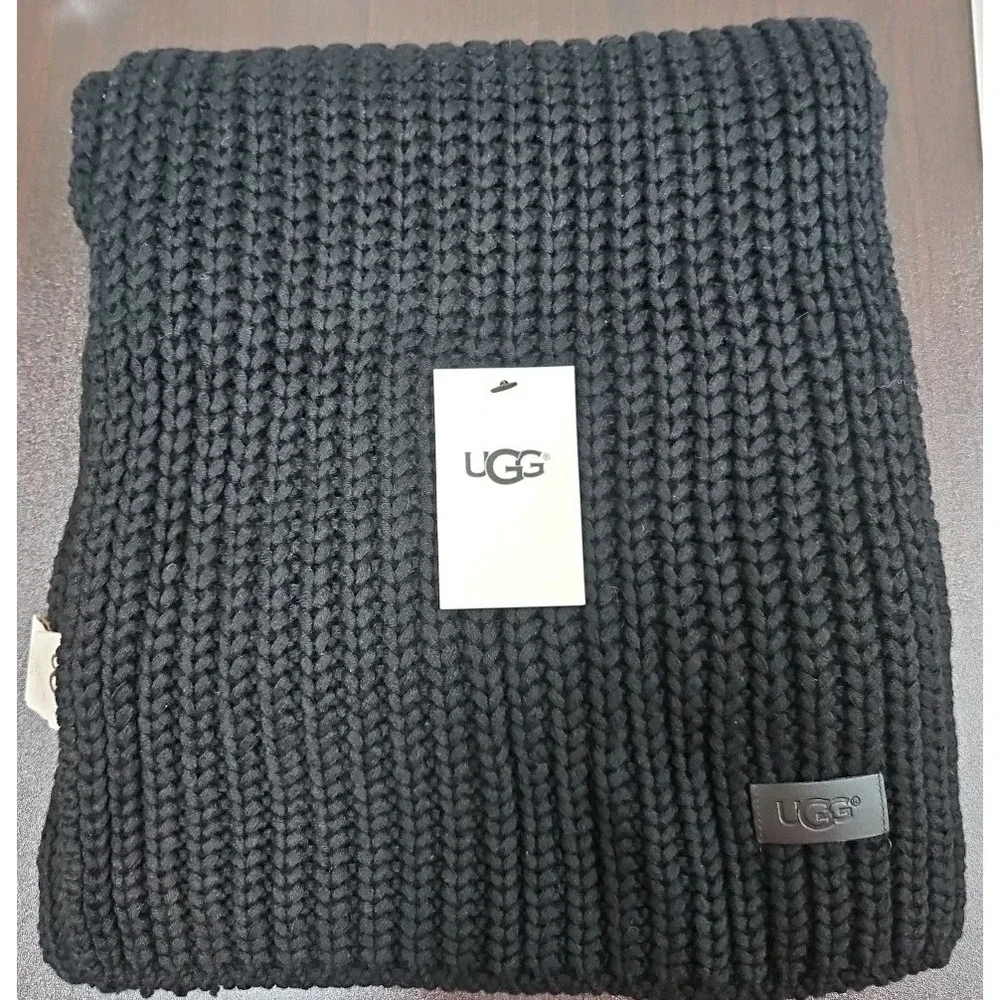 NWT UGG  Scarf Chunky Rib Knit Black 88